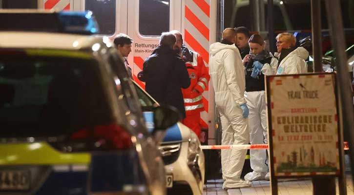 Hanau shooting: Nine dead after two attacks in Germany