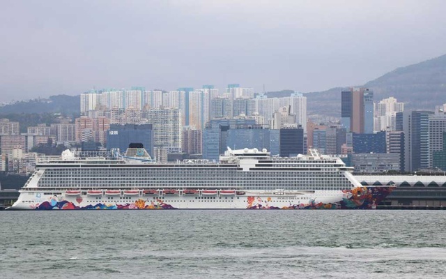 Thousands held on cruise ship in Hong Kong