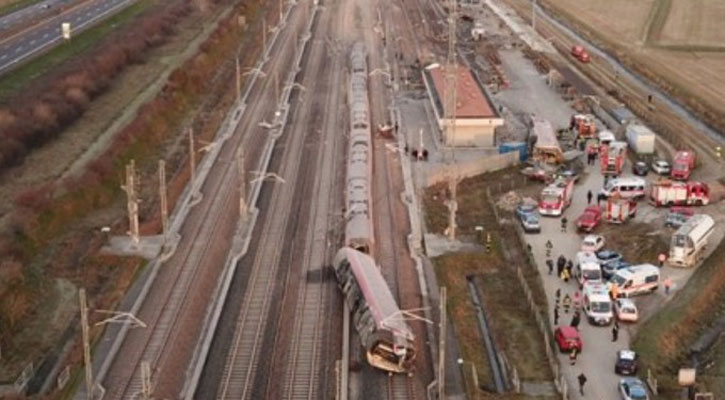 Two dead in Italy train crash