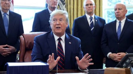 Trump orders ‘time-wasting’ General Motors to make ventilators