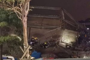 Dozens trapped in China hotel collapse