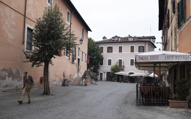 Italy’s coronavirus victims face death alone, with funerals postponed