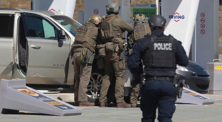 Gunman kills at least 16 in Canada