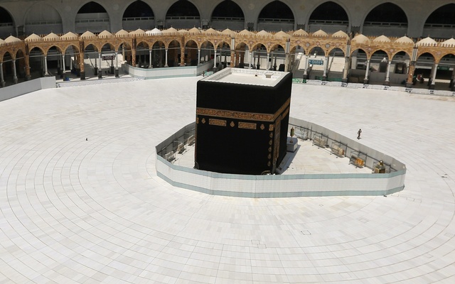 No prayer in the Two Holy Mosques during Ramadan