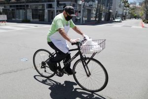 US coronavirus death toll tops 30,000