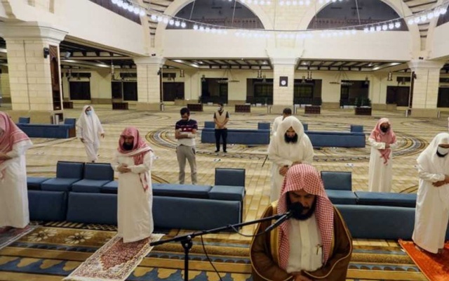 S Arabia reopens mosques with strict regulations