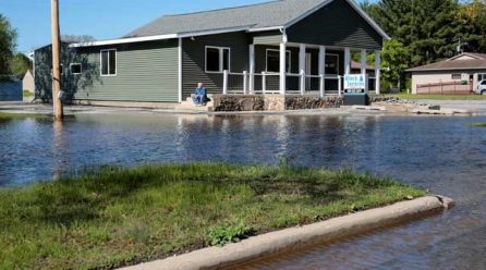 Michigan flooding displaces thousands