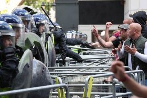 More than 100 arrests in London after clashes with police