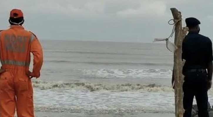 Cyclone Nisarga intensifies as it approaches Mumbai