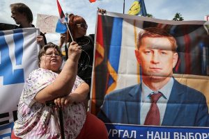 Tens of thousands protest against Putin in Russian far east