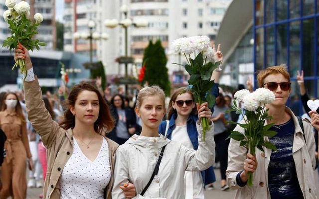 Belarus says police detained more than 1,000 protesters overnight