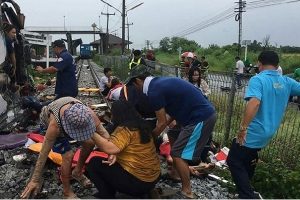 17 killed in Thailand bus-train collision