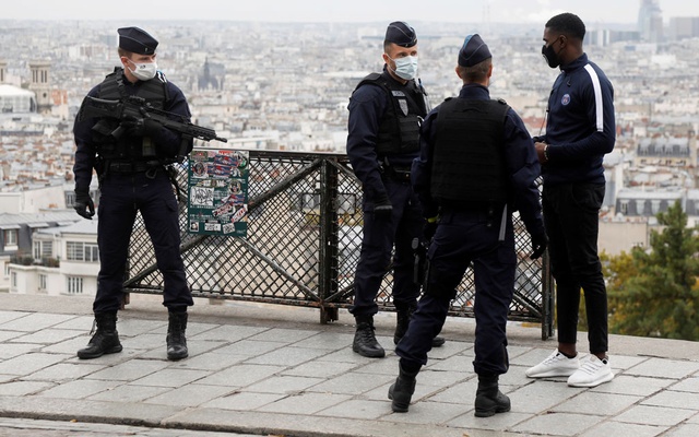 2nd man is arrested over knife attack in Nice