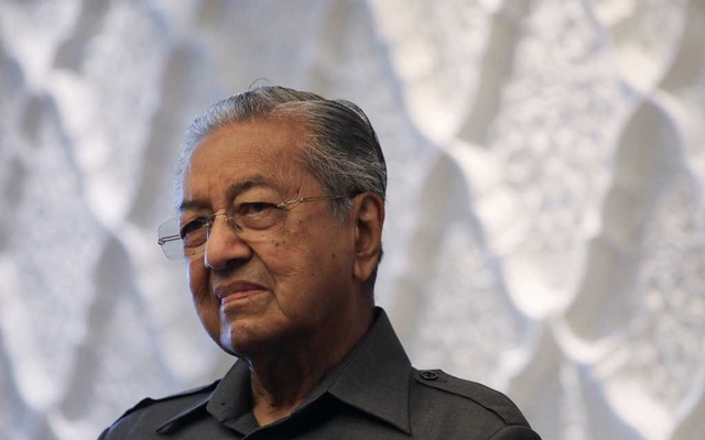 Mahathir denies promoting violence