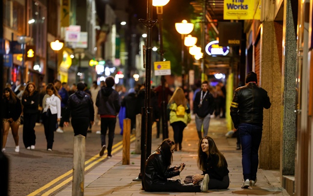 UK lockdowns: Wales and Manchester head towards tougher lockdowns