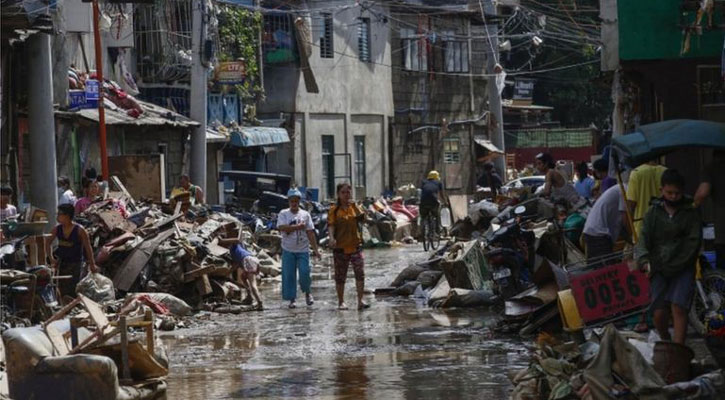 At least 42 dead as Typhoon Vamco hits Philippines