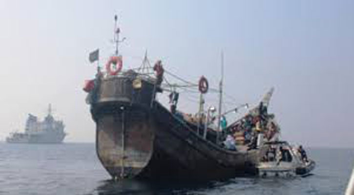 Indian Coast Guard rescues 19 Bangladeshi fishermen stranded at sea