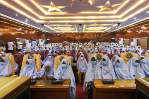 Nigeria school abduction: Hundreds of girls released by gunmen