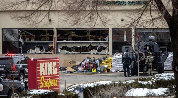 Gunman kills 10 in Colorado market shooting