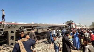 At least 32 killed in Egypt train crash