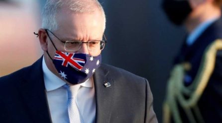Australian PM stands firm on border closure