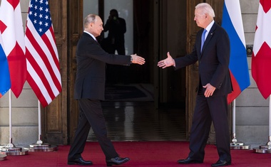 Rivals on world stage, Russia and US quietly seek areas of accord