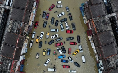 Malaysia warns of more floods