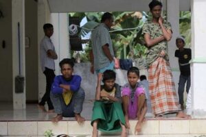 100 Rohingya refugees  arrive by sea in Indonesia