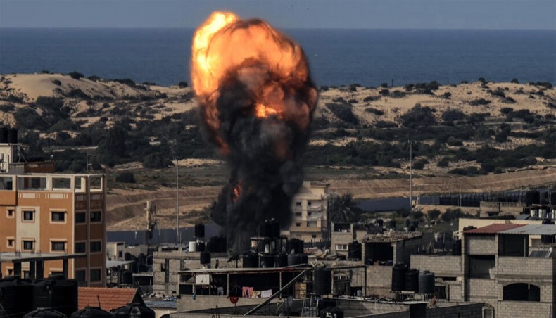 Israel pounds Gaza as US vetoes ceasefire bid