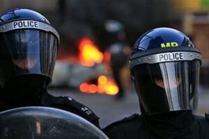 6,000 police ready to quell UK riots